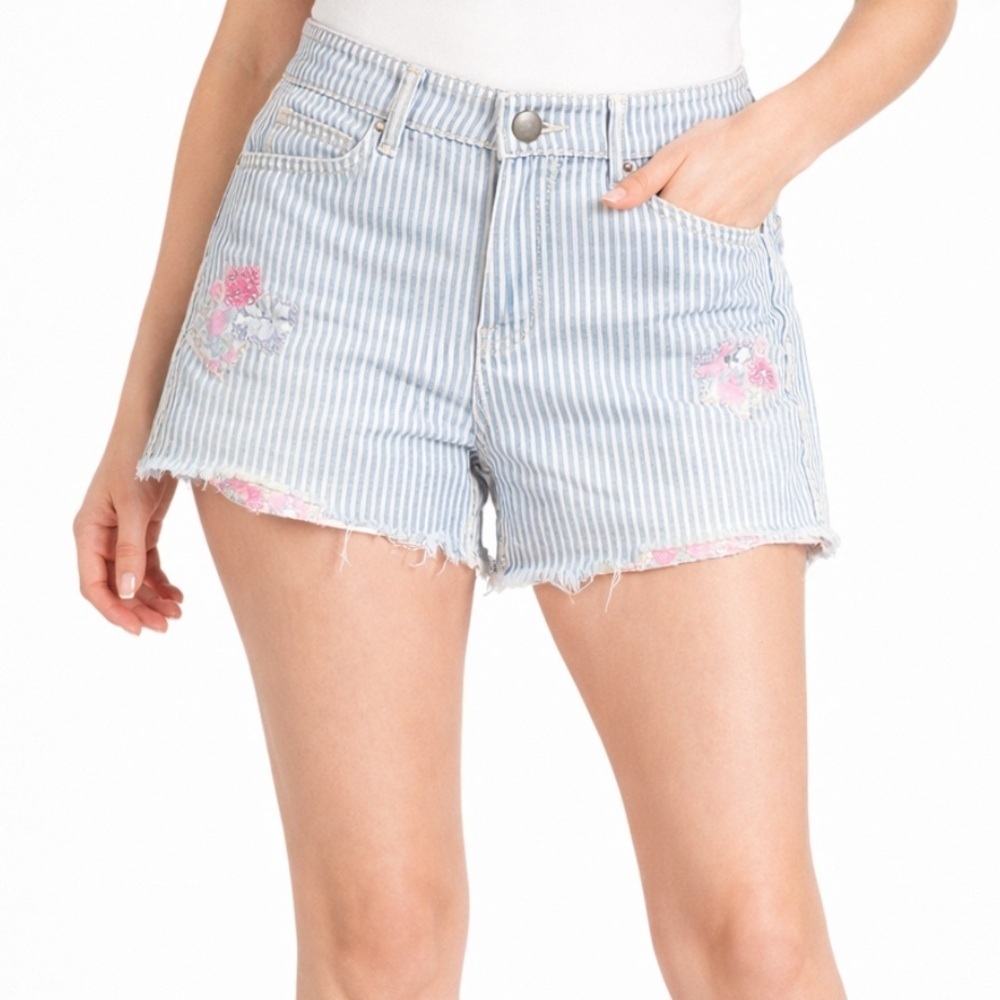 EUC WOMEN’S CUTE STRIPED AMERICAN EAGLE JEAN SHORT size 8